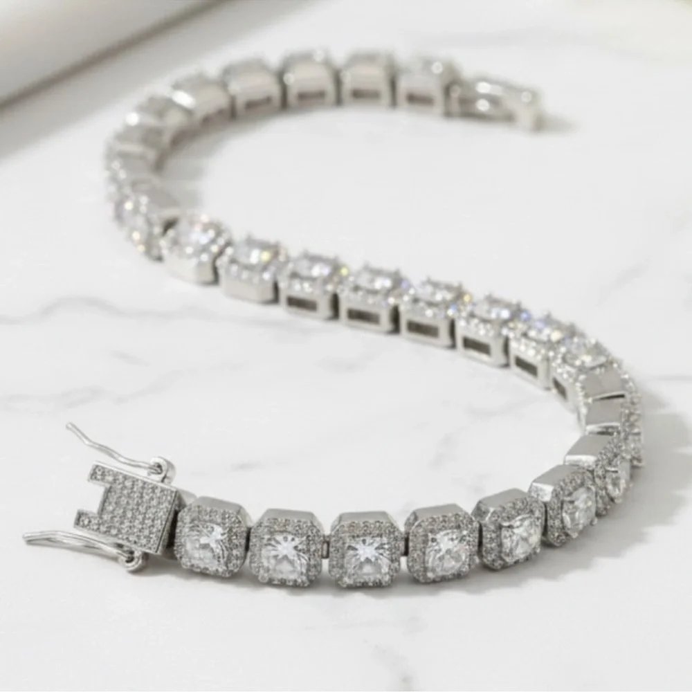 925 Silver, 11.5CTW Ice Cube Moissanite Bracelet - 8.5